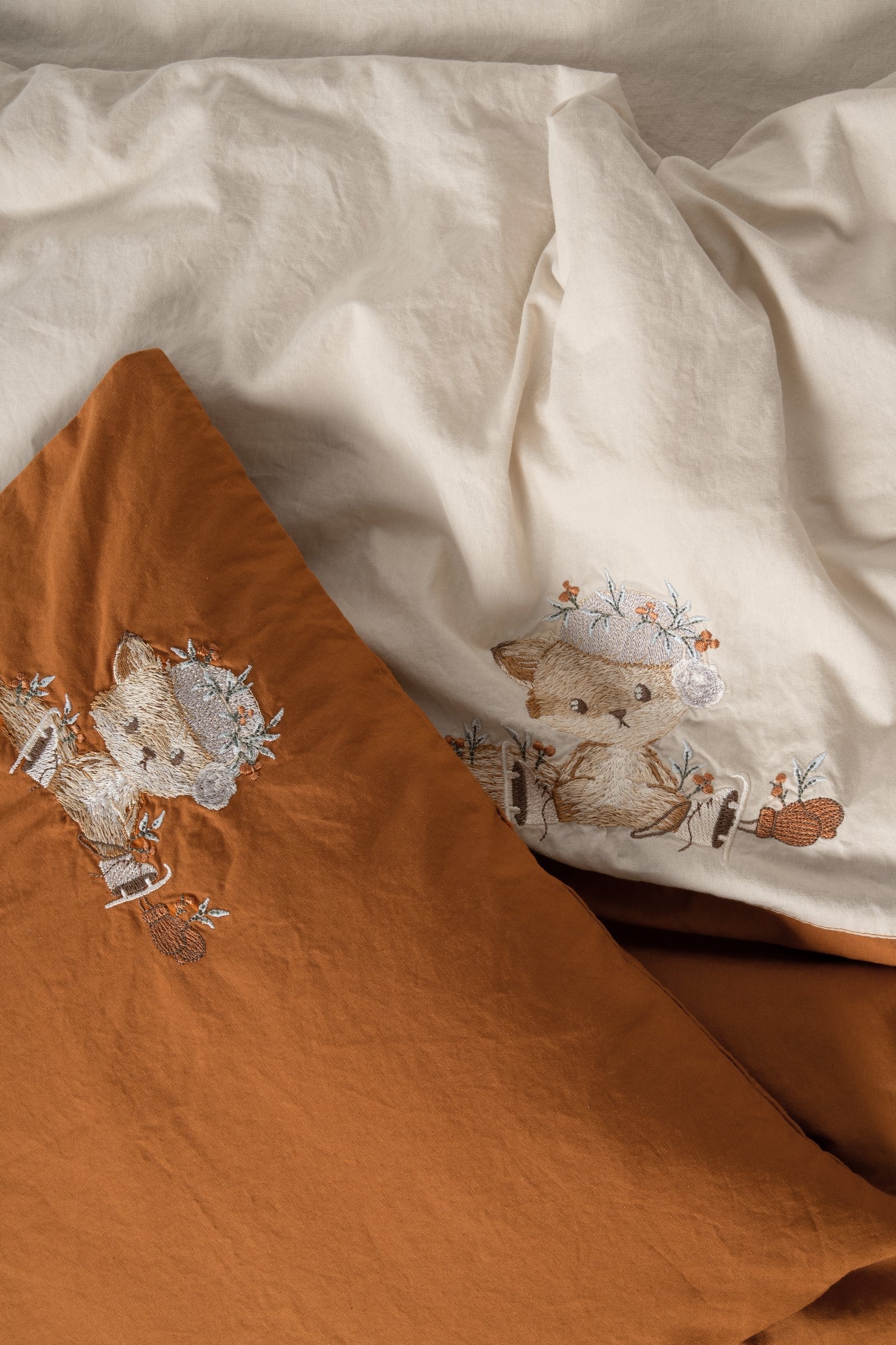 Cuddly Nakışlı Bebek Nevresim Takımı Clever Bej