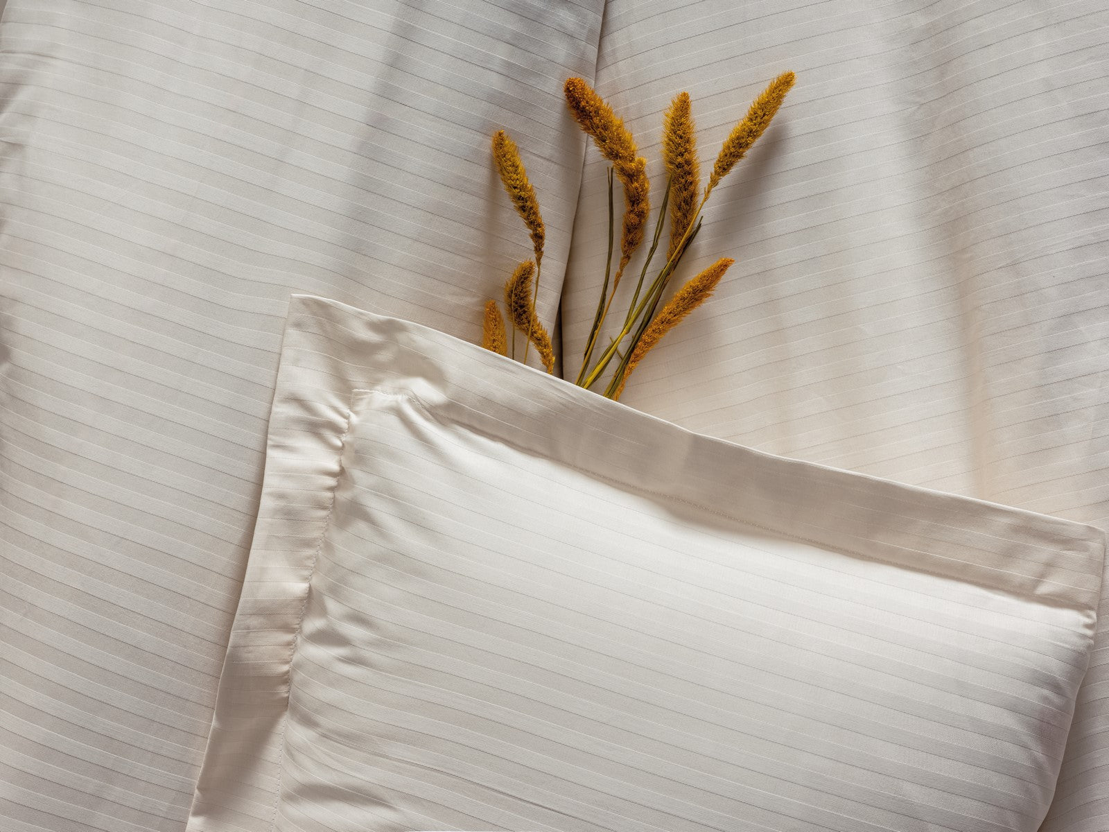 Elegant Stripe Saten Çift Kişilik Nevresim Takımı Ekru