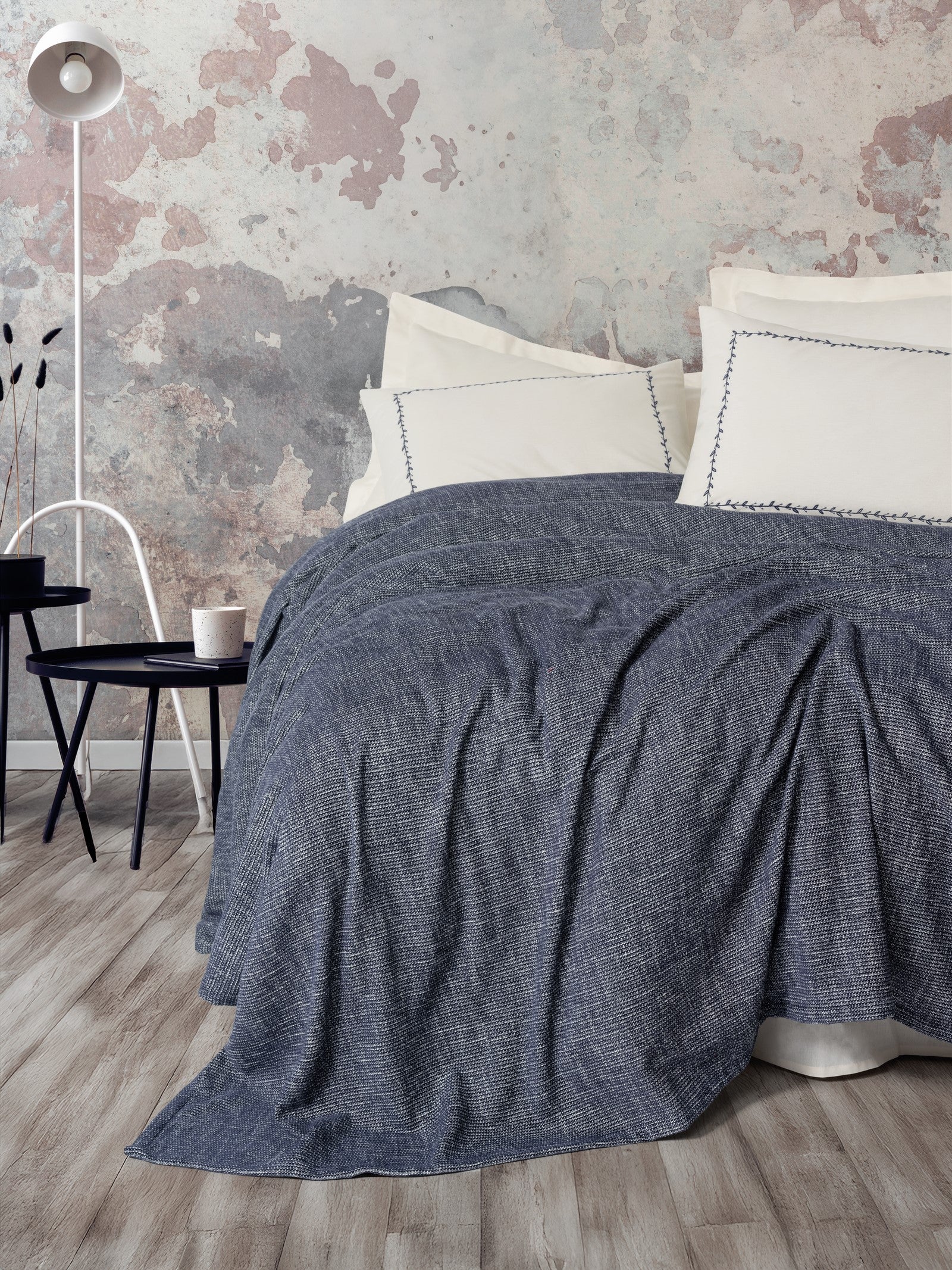 Embrova Chenille Double Bedspread/Pique Set Loom Navy Blue