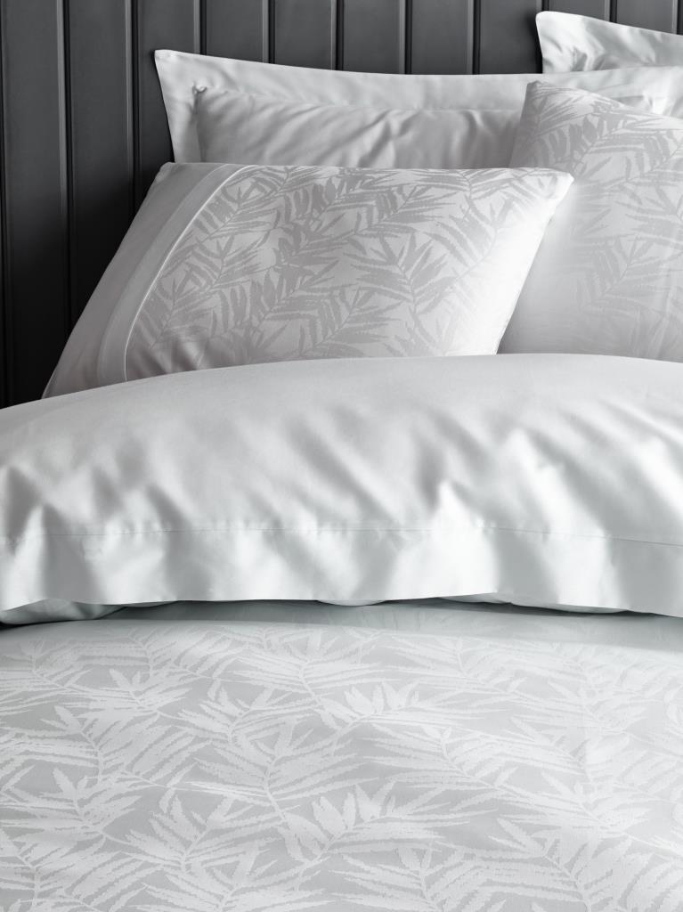 Jakarlı Saten Çift Kişilik Nevresim Takımı Leaf Buz Mavi