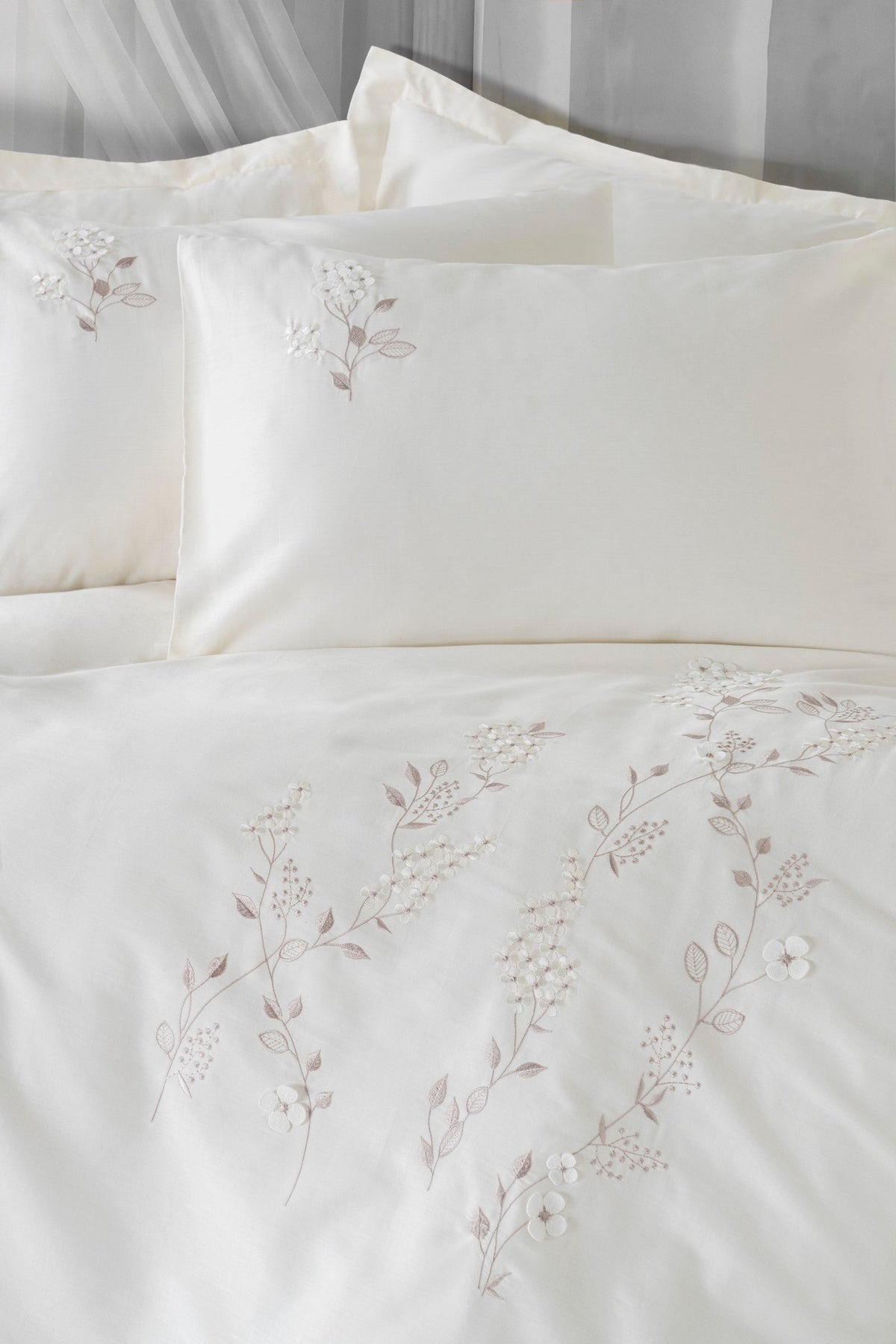 3D Embroidered Satin Double Duvet Cover Set Liora Ecru