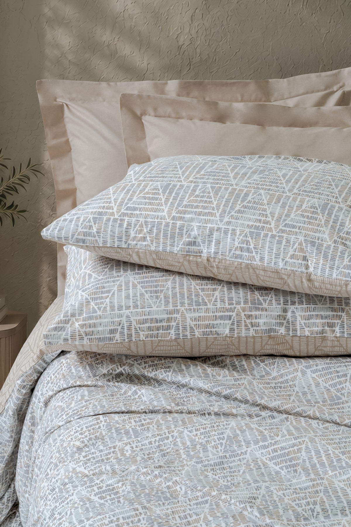 Minimal Single Fitted Sheet Duvet Cover Set Loom Beige